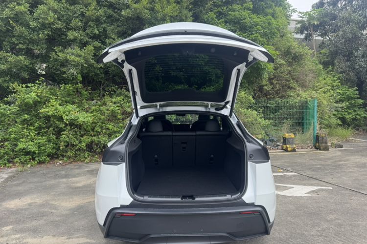 Used Tesla Model Y 2026 Model Long-Range Rear-Wheel-Drive Version Trunk