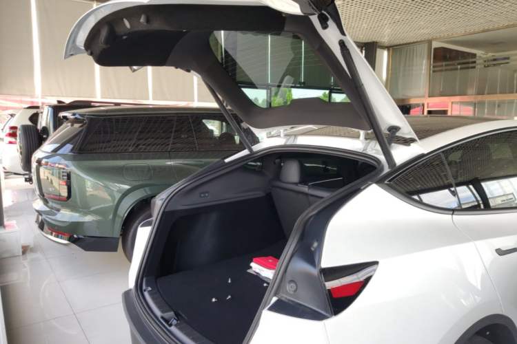 Used Tesla Model Y 2026 Rear-Drive Model Trunk