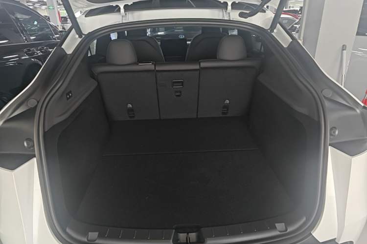 Used Tesla Model Y 2026 Rear-Drive Model Trunk