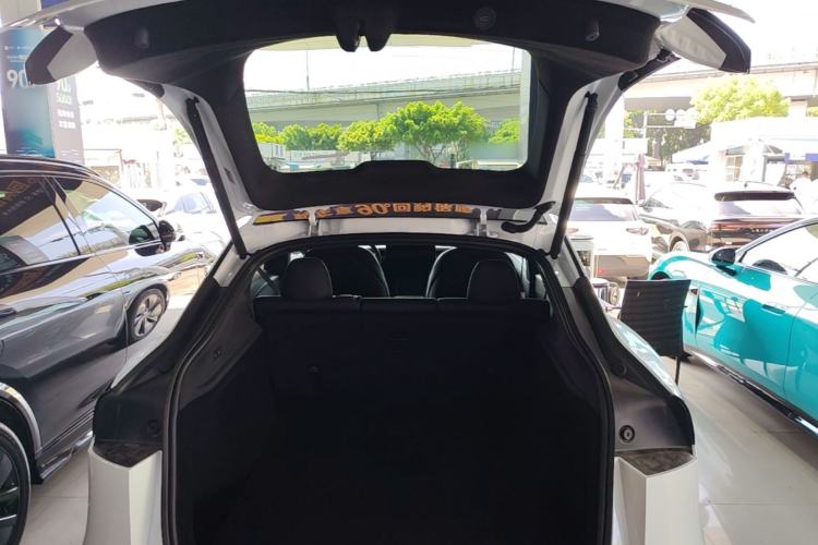Used Tesla Model Y 2026 Long-Range All-Wheel-Drive Model Trunk