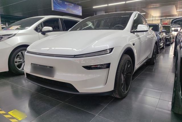 Used Tesla Model Y 2026 Long-Range All-Wheel-Drive Model
