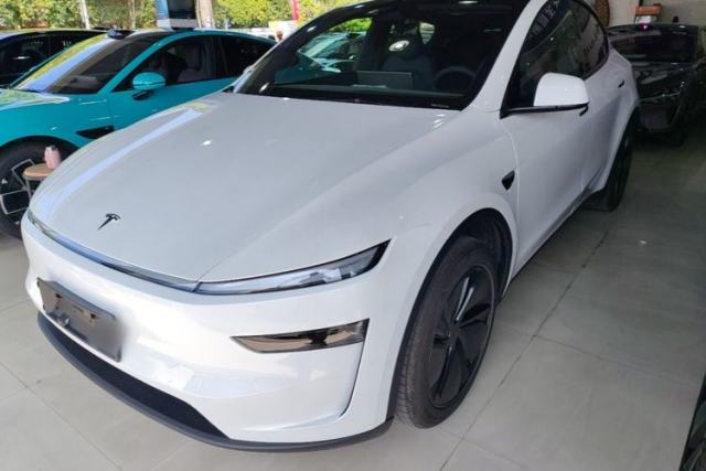 Used Tesla Model Y 2026 Long-Range All-Wheel-Drive Model