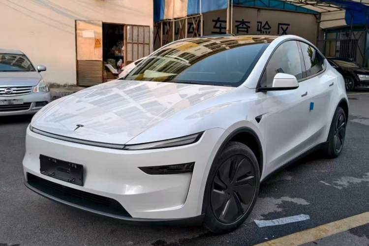 Tesla Model Y 2026 Rear-Drive Model