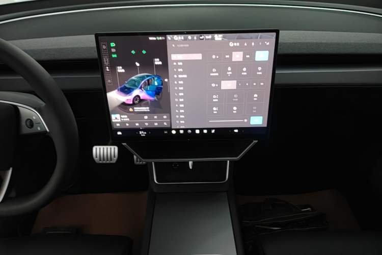 Used Tesla Model Y L 2025 Model Long-Range All-Wheel-Drive Version Audio And AC Panel