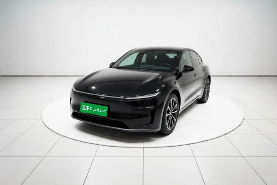 Tesla Model Y L 2025