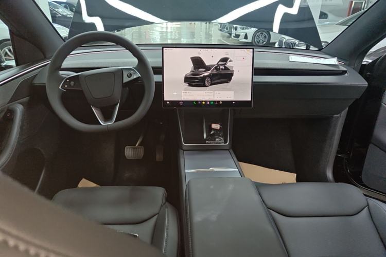 Used Tesla Model Y L 2025 Model Long-Range All-Wheel-Drive Version Center Console