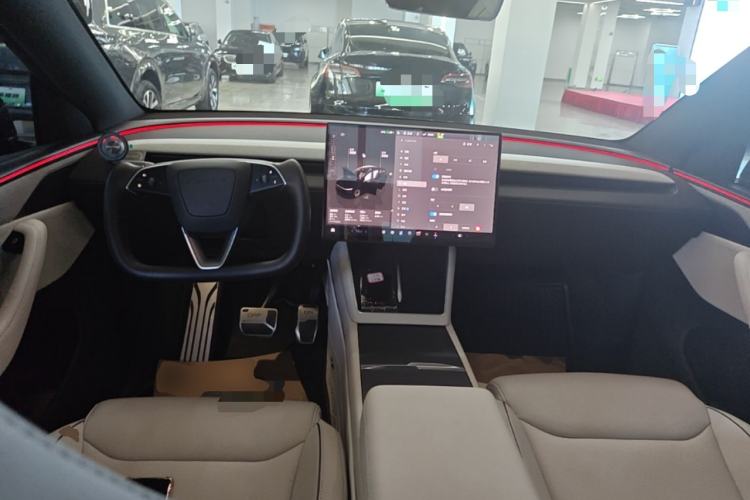Used Tesla Model Y L 2025 Model Long-Range All-Wheel-Drive Version Center Console