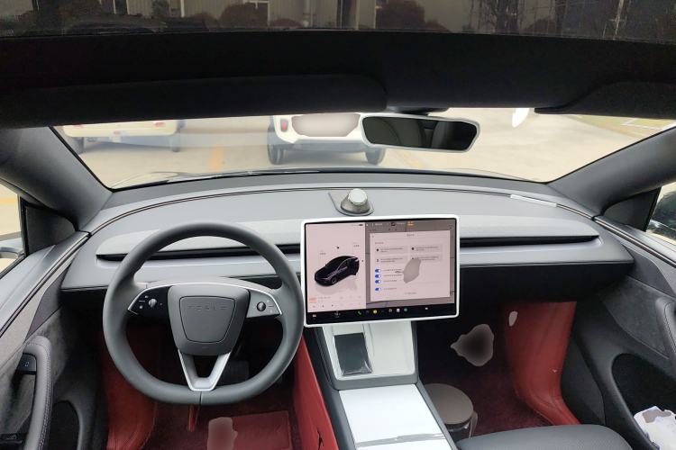 Used Tesla Model Y L 2025 Model Long-Range All-Wheel-Drive Version Center Console