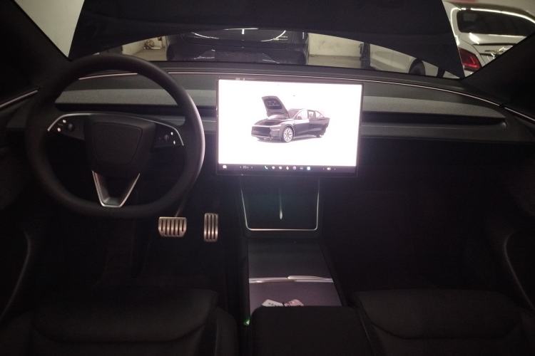 Used Tesla Model Y L 2025 Model Long-Range All-Wheel-Drive Version Center Console