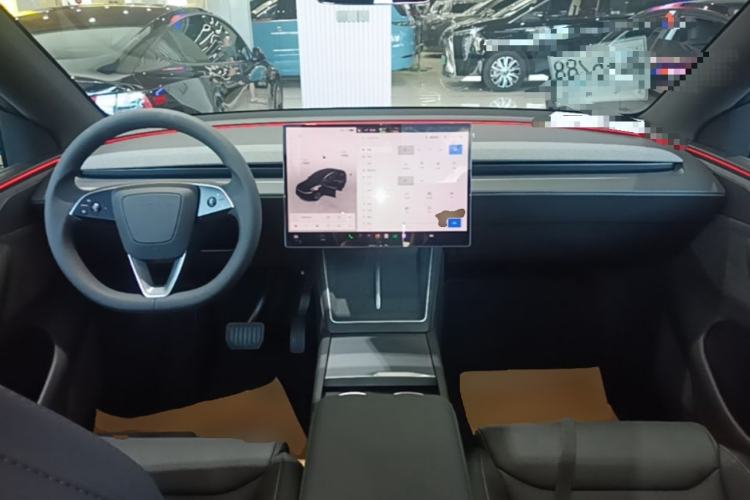 Used Tesla Model Y L 2025 Model Long-Range All-Wheel-Drive Version Center Console