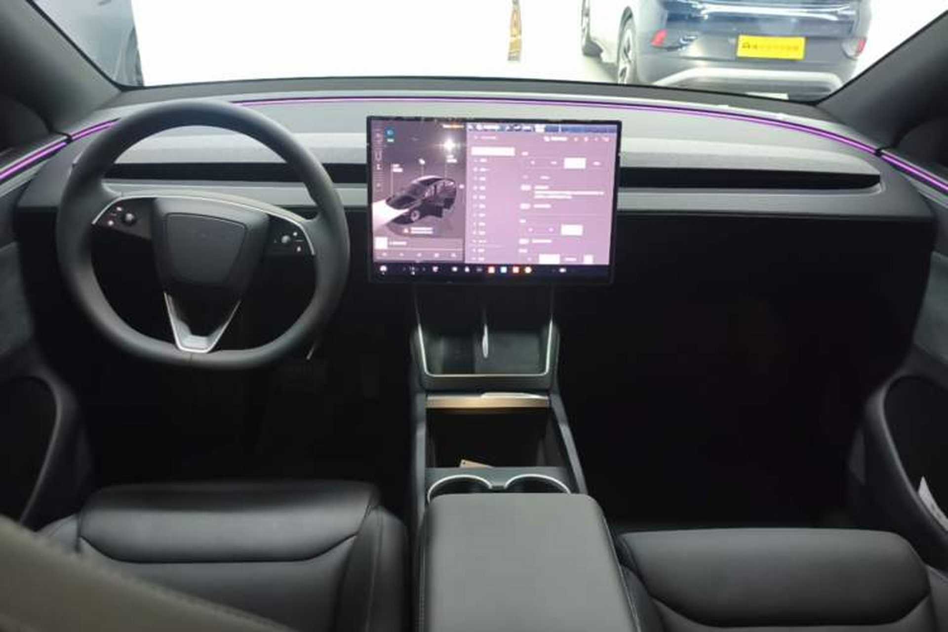 Used Tesla Model Y L 2025 Model Long-Range All-Wheel-Drive Version Center Console