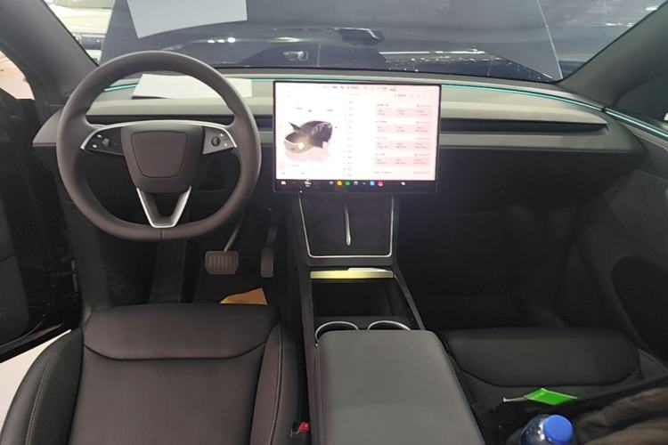 Used Tesla Model Y L 2025 Model Long-Range All-Wheel-Drive Version Center Console