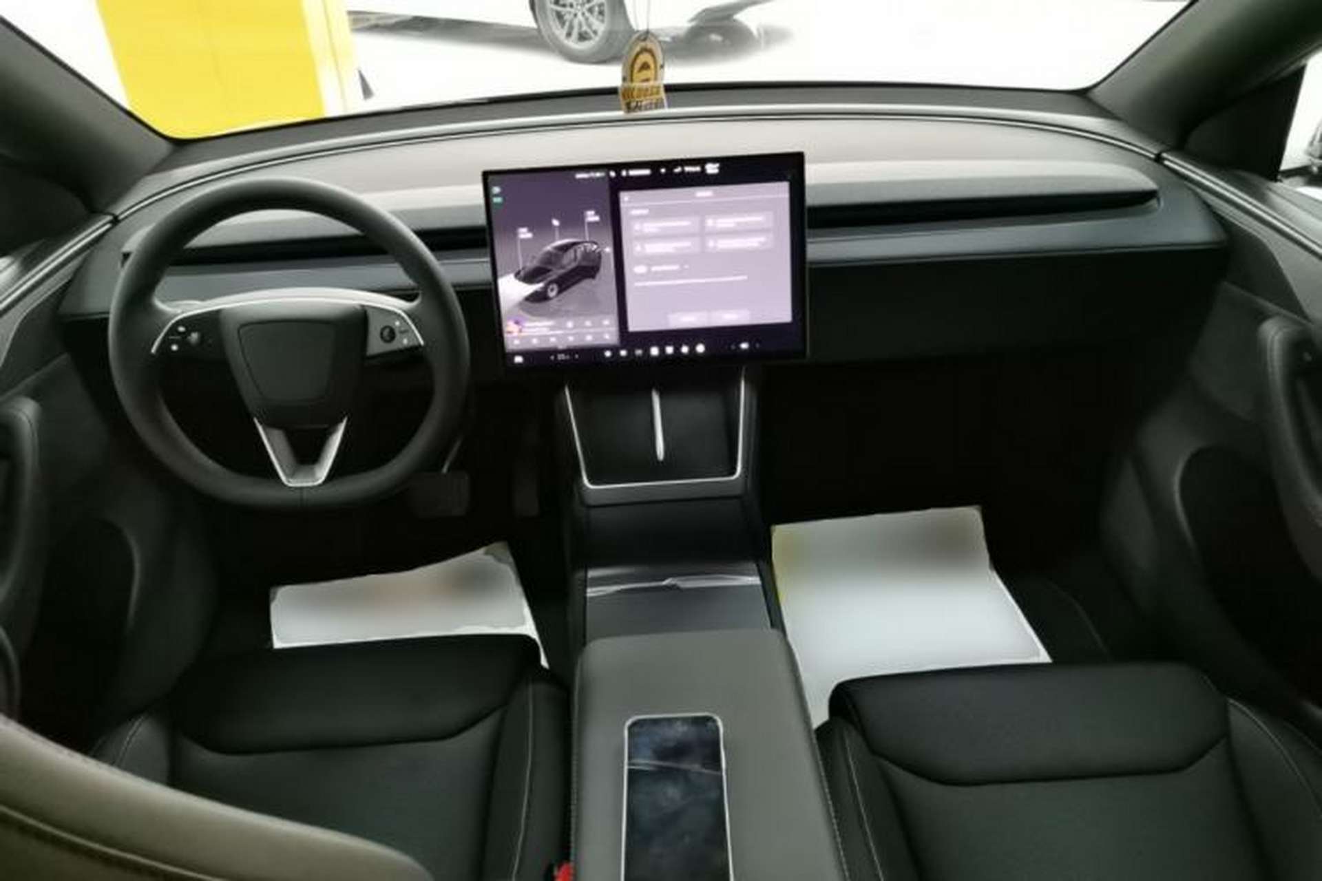 Used Tesla Model Y L 2025 Model Long-Range All-Wheel-Drive Version Center Console