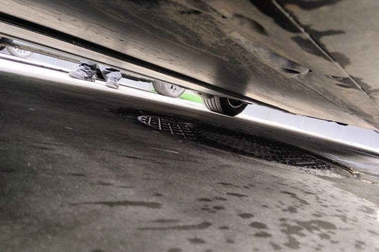 Used Tesla Model Y L 2025 Model Long-Range All-Wheel-Drive Version Chassis Front Left