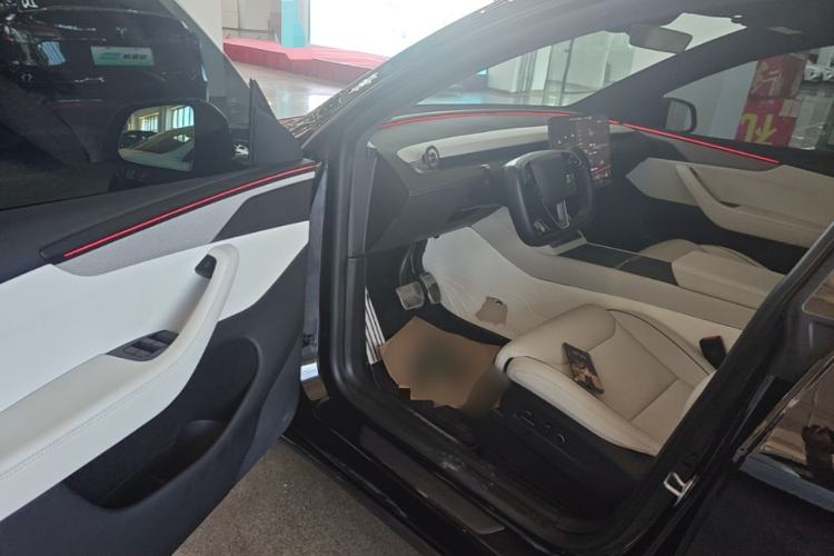 Used Tesla Model Y L 2025 Model Long-Range All-Wheel-Drive Version Driver Seat