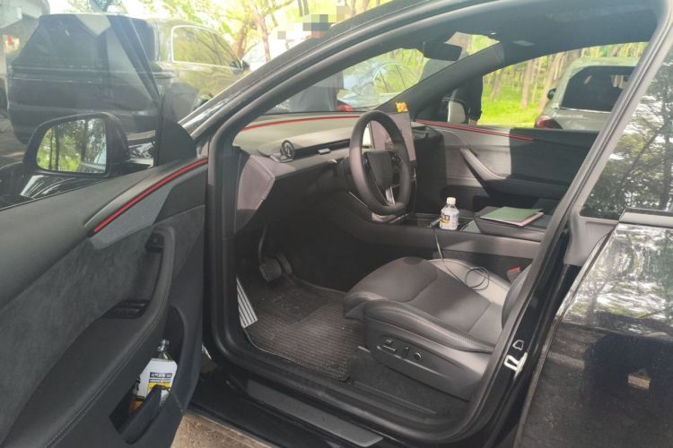 Used Tesla Model Y L 2025 Model Long-Range All-Wheel-Drive Version Driver Seat