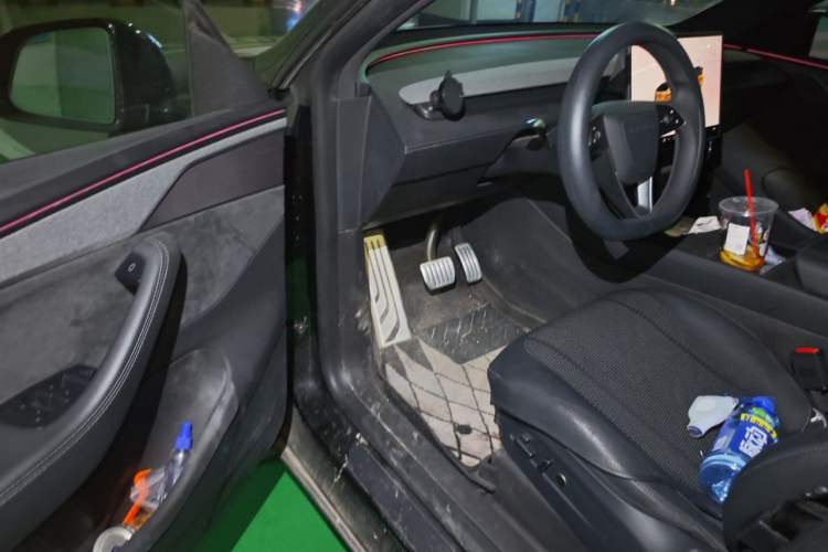 Used Tesla Model Y L 2025 Model Long-Range All-Wheel-Drive Version Driver Seat