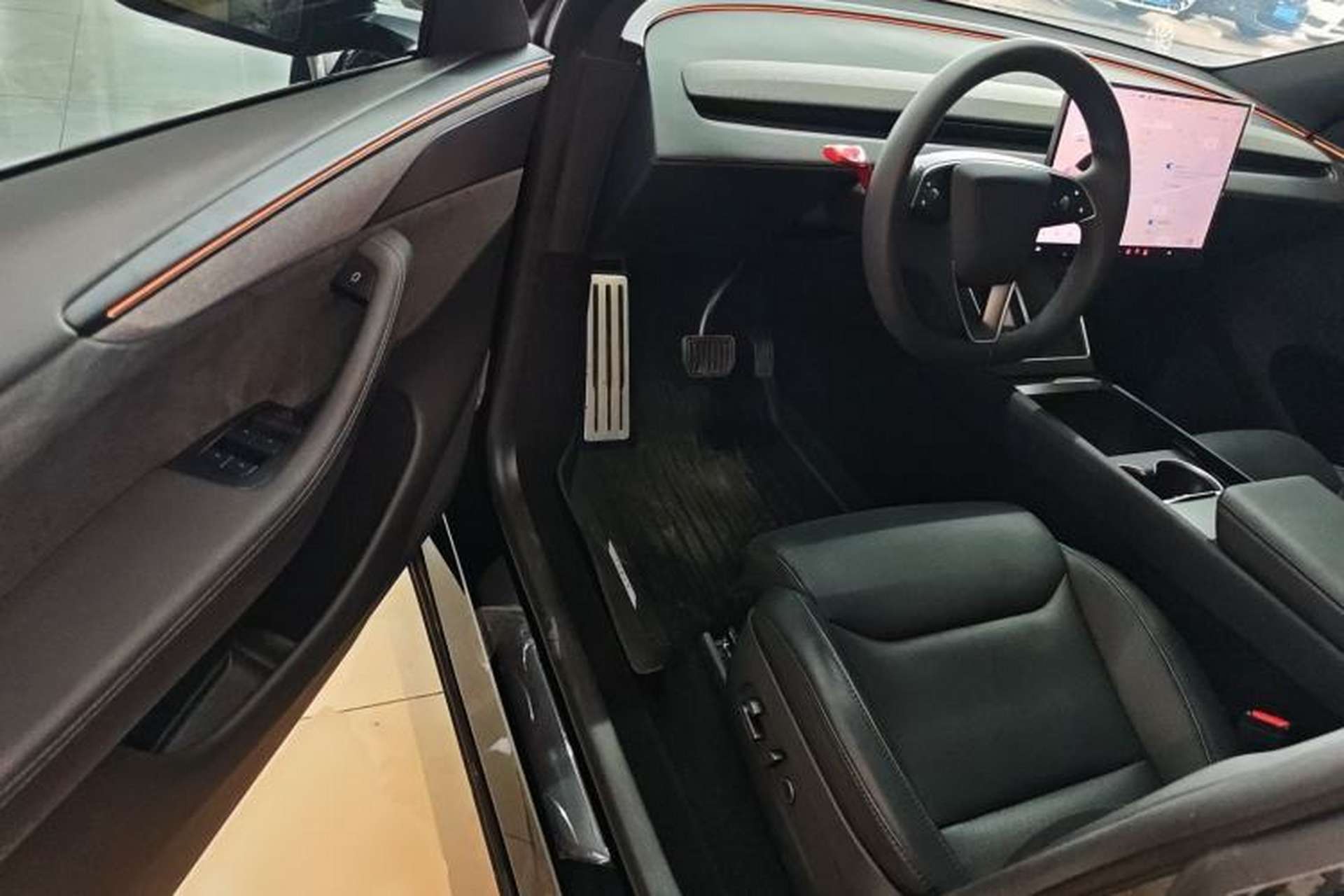 Used Tesla Model Y L 2025 Model Long-Range All-Wheel-Drive Version Driver Seat
