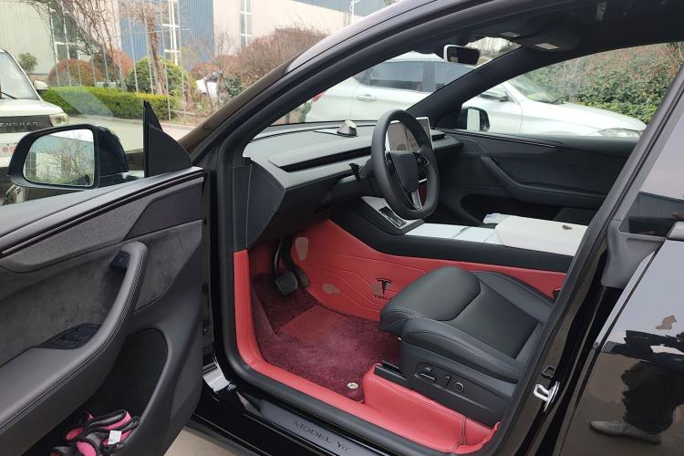 Used Tesla Model Y L 2025 Model Long-Range All-Wheel-Drive Version Driver Seat