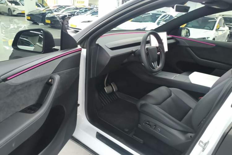 Used Tesla Model Y L 2025 Model Long-Range All-Wheel-Drive Version Driver Seat