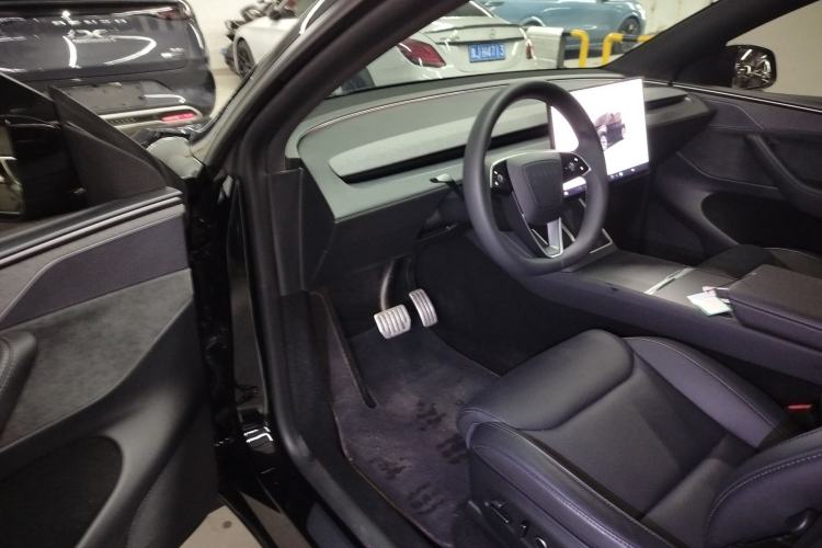 Used Tesla Model Y L 2025 Model Long-Range All-Wheel-Drive Version Driver Seat