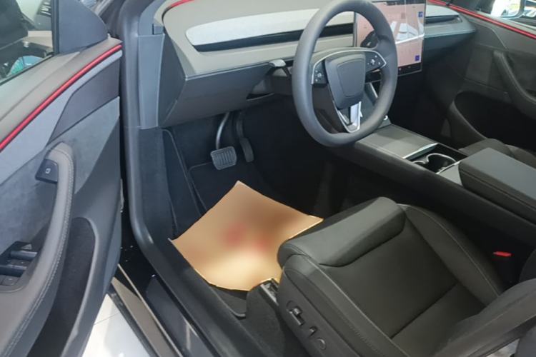 Used Tesla Model Y L 2025 Model Long-Range All-Wheel-Drive Version Driver Seat