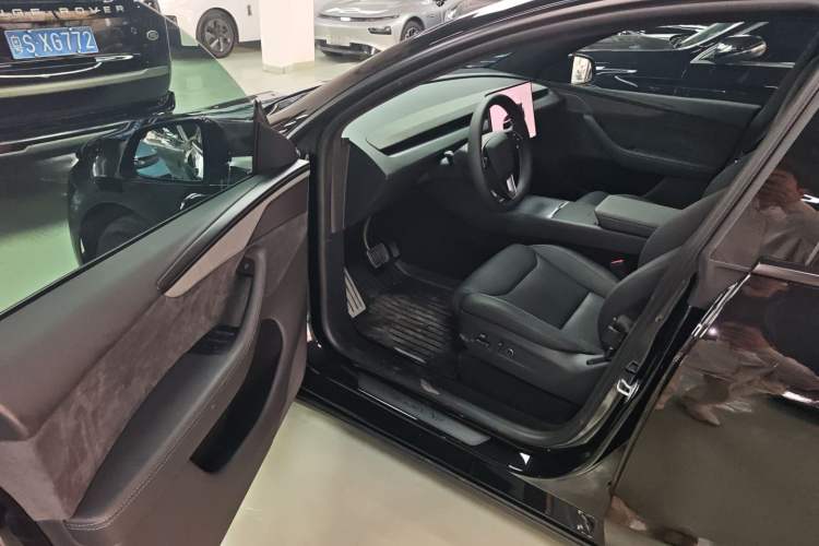 Used Tesla Model Y L 2025 Model Long-Range All-Wheel-Drive Version Driver Seat