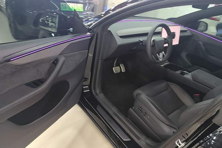 Used Tesla Model Y L 2025 Model Long-Range All-Wheel-Drive Version Driver Seat