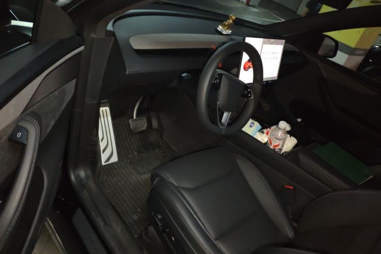 Used Tesla Model Y L 2025 Model Long-Range All-Wheel-Drive Version Driver Seat
