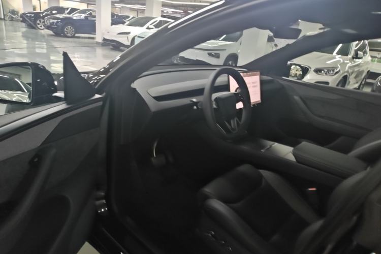 Used Tesla Model Y L 2025 Model Long-Range All-Wheel-Drive Version Driver Seat