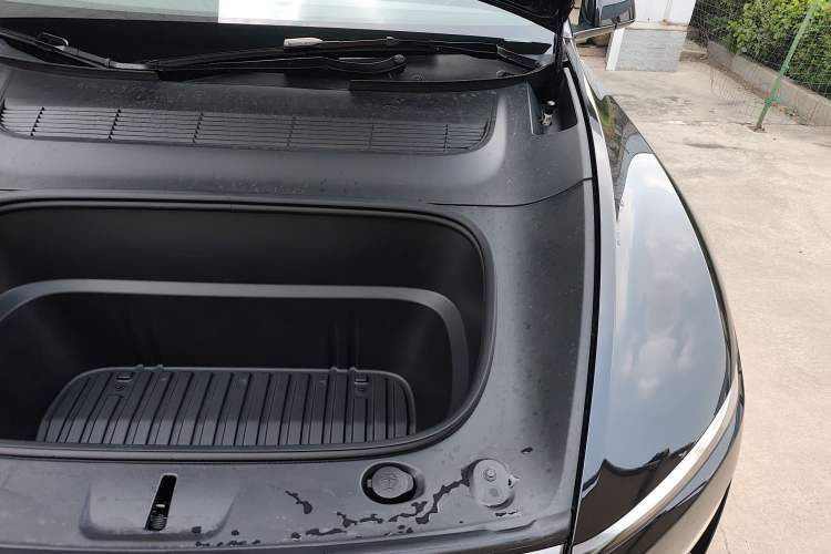 Used Tesla Model Y L 2025 Model Long-Range All-Wheel-Drive Version Engine Bay Left