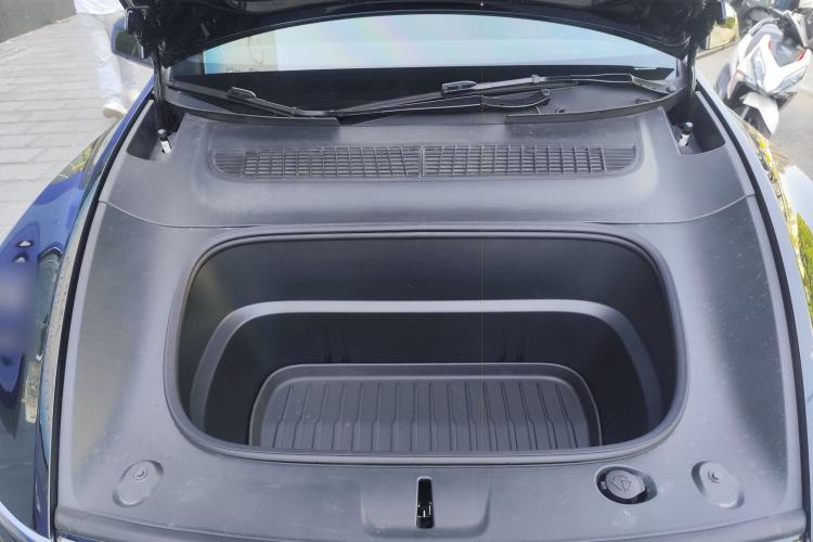 Used Tesla Model Y L 2025 Model Long-Range All-Wheel-Drive Version Engine Bay