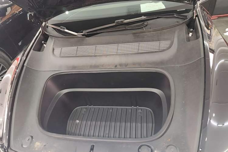 Used Tesla Model Y L 2025 Model Long-Range All-Wheel-Drive Version Engine Bay