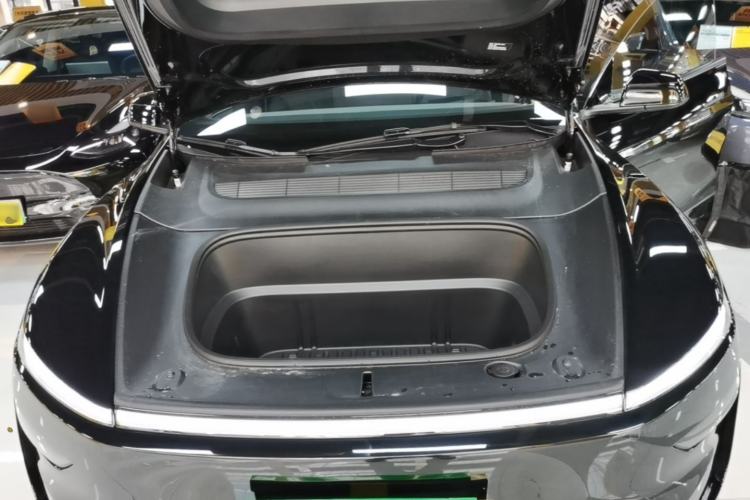 Used Tesla Model Y L 2025 Model Long-Range All-Wheel-Drive Version Engine Bay