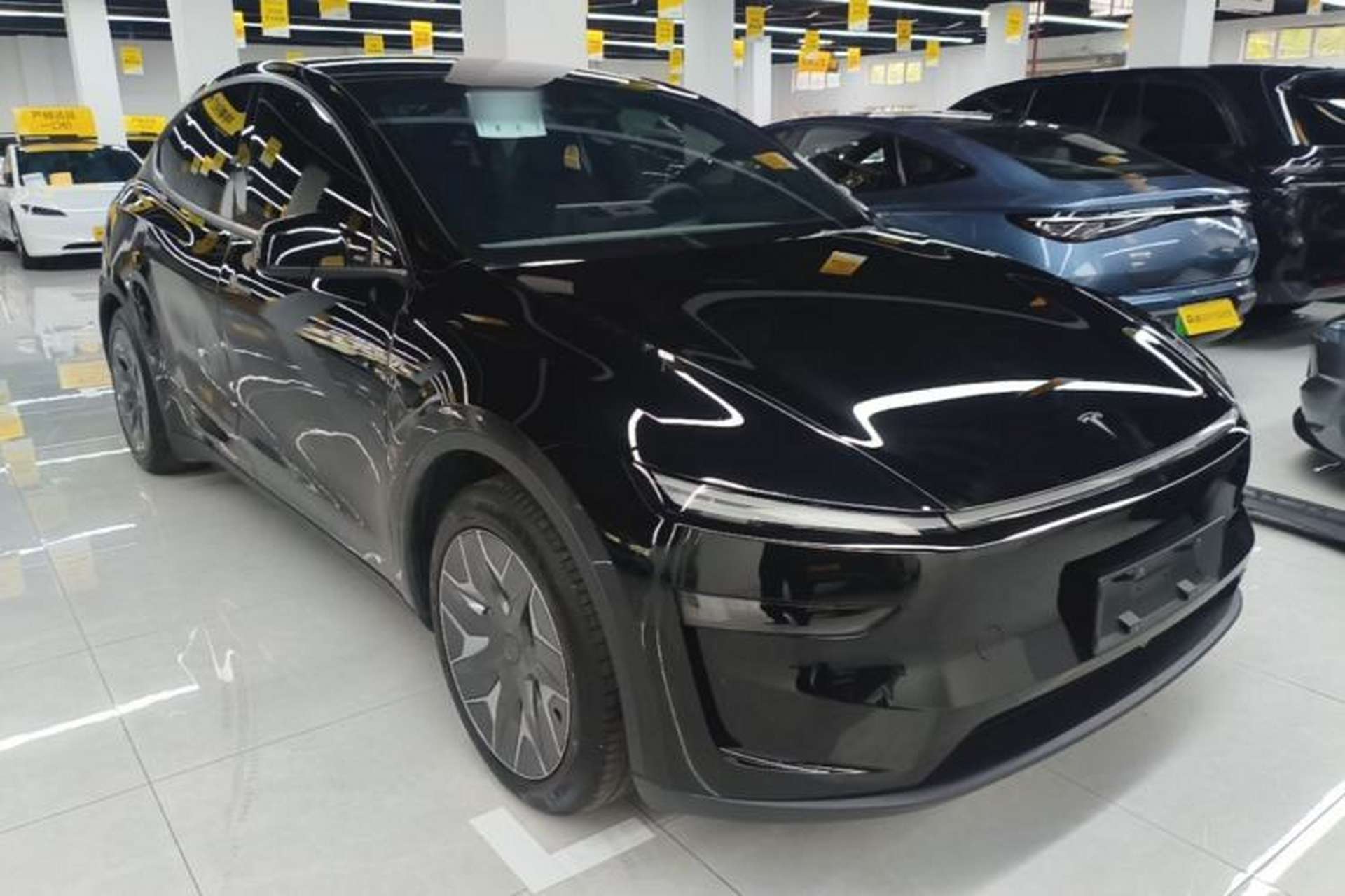 Used Tesla Model Y L 2025 Model Long-Range All-Wheel-Drive Version Exterior 1