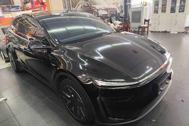 Used Tesla Model Y L 2025 Model Long-Range All-Wheel-Drive Version Exterior 1