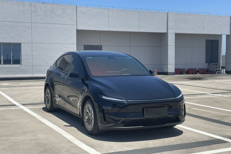Used Tesla Model Y L 2025 Model Long-Range All-Wheel-Drive Version Exterior 2