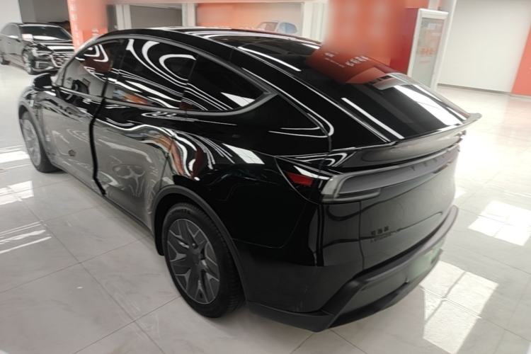 Used Tesla Model Y L 2025 Model Long-Range All-Wheel-Drive Version Exterior 2