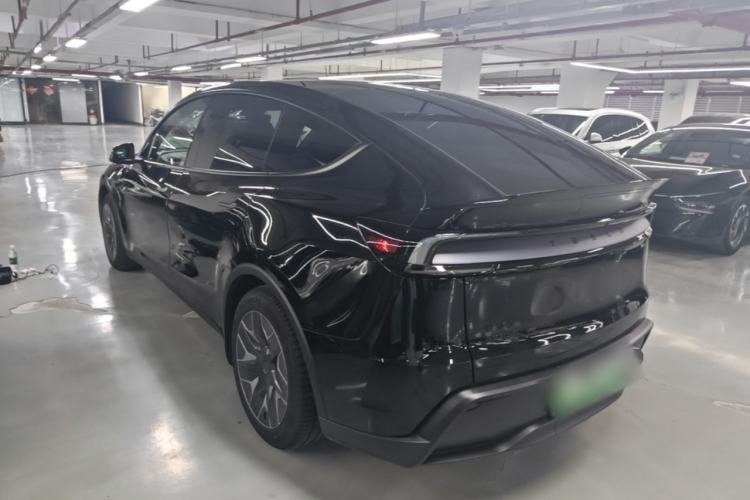Used Tesla Model Y L 2025 Model Long-Range All-Wheel-Drive Version Exterior 2