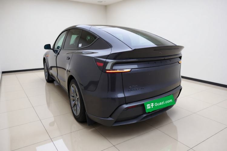 Used Tesla Model Y L 2025 Model Long-Range All-Wheel-Drive Version Exterior 3