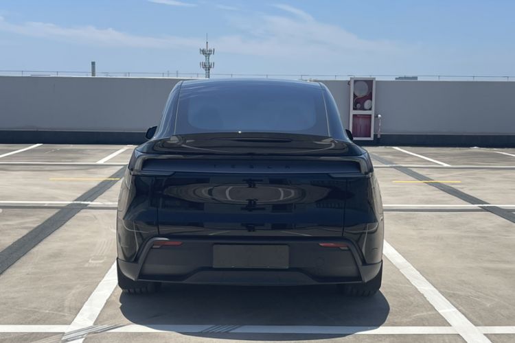 Used Tesla Model Y L 2025 Model Long-Range All-Wheel-Drive Version Exterior 5