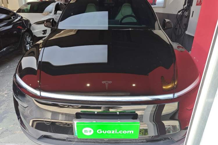 Used Tesla Model Y L 2025 Model Long-Range All-Wheel-Drive Version Front