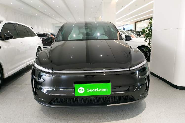 Used Tesla Model Y L 2025 Model Long-Range All-Wheel-Drive Version Front