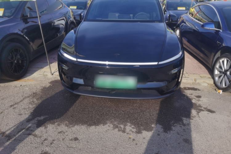Used Tesla Model Y L 2025 Model Long-Range All-Wheel-Drive Version Front