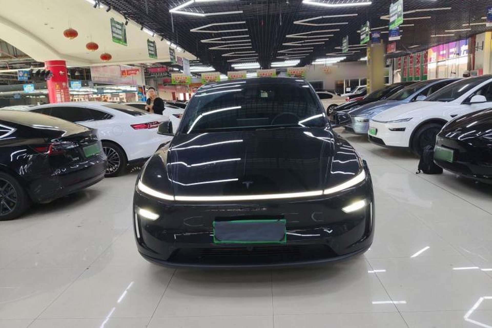 Used Tesla Model Y L 2025 Model Long-Range All-Wheel-Drive Version Front