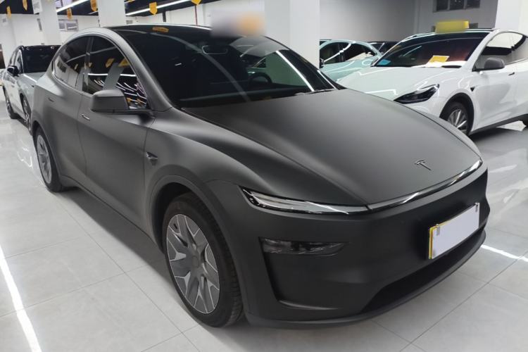 Used Tesla Model Y L 2025 Model Long-Range All-Wheel-Drive Version Front Right 45 Deg