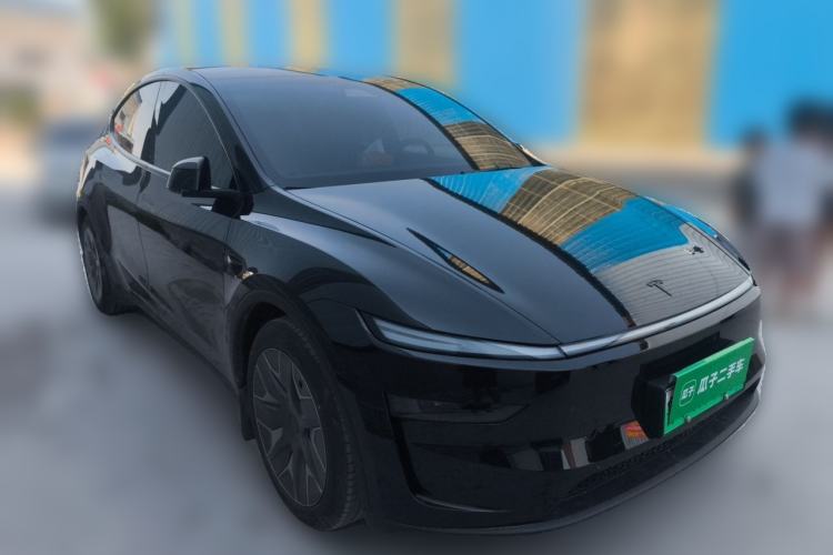 Used Tesla Model Y L 2025 Model Long-Range All-Wheel-Drive Version Front Right 45 Deg