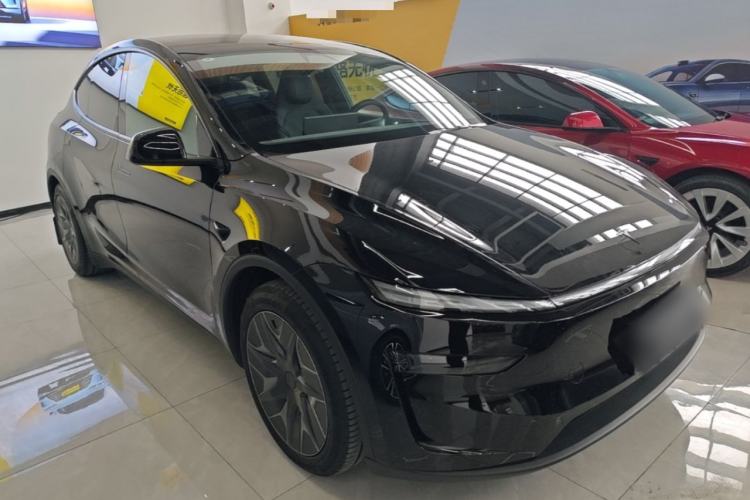 Used Tesla Model Y L 2025 Model Long-Range All-Wheel-Drive Version Front Right 45 Deg