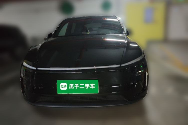 Used Tesla Model Y L 2025 Model Long-Range All-Wheel-Drive Version Front