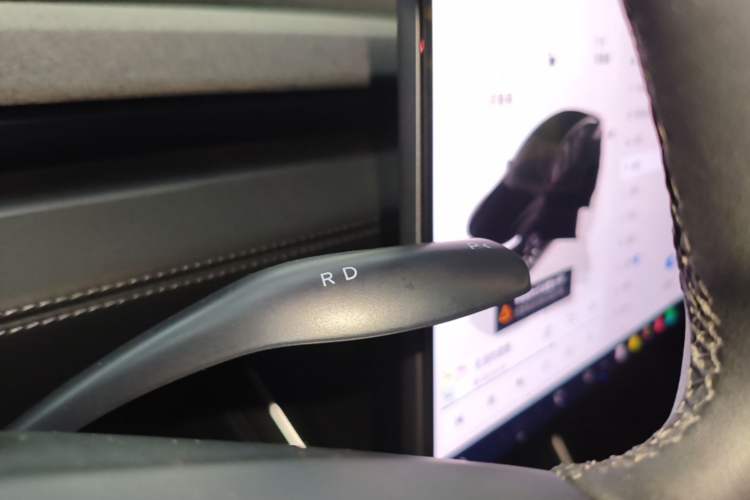 Used Tesla Model Y L 2025 Model Long-Range All-Wheel-Drive Version Gear Lever